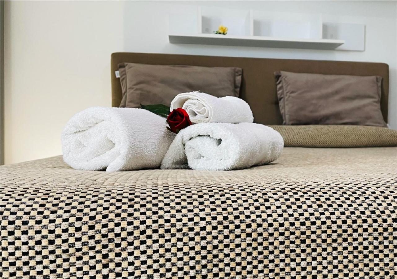 La Collina Di Montegrappa - Suites With Heated Private Pool - Suites With Shared Pool Tuglie Exterior foto