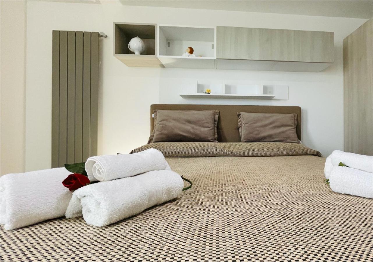 La Collina Di Montegrappa - Suites With Heated Private Pool - Suites With Shared Pool Tuglie Exterior foto